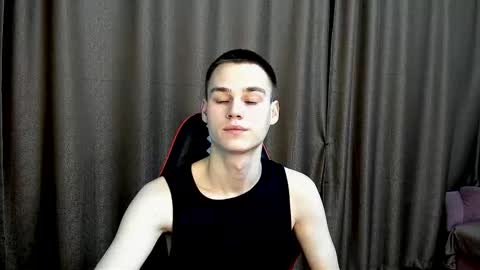 Snapshot of robert10211 chatting on 15, 12, 2025 robert10211 online show from 15, 12, 2025