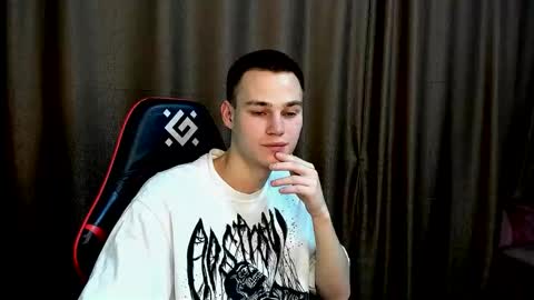 Snapshot of robert10211 chatting on 16, 12, 2025 robert10211 online show from 16, 12, 2025