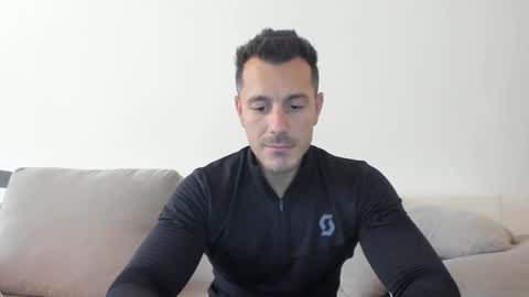 roberto4ever online show from 2, 2, 2026