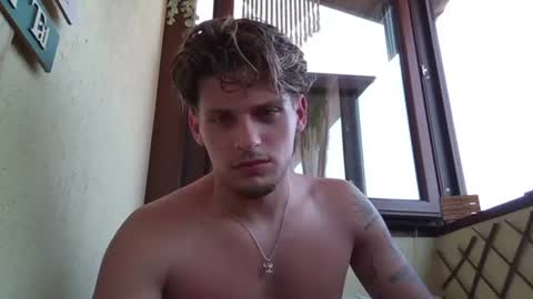 Snapshot of roberto_twink1 chatting on 30, 6, 2026 Roberto online show from 30, 6, 2026