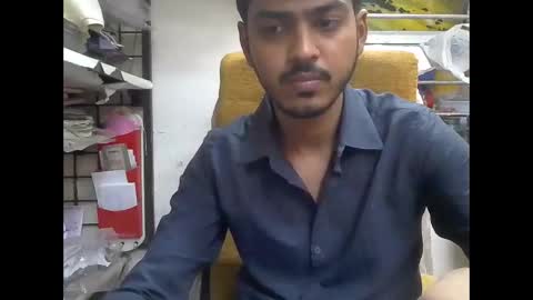 Snapshot of robertsalia220 chatting on 18, 12, 2025 Robertsalia online show from 18, 12, 2025