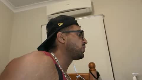 robin1036 online show from 8, 4, 2026