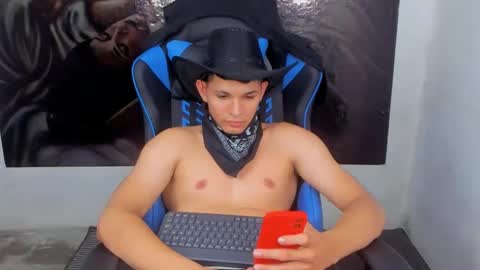 Snapshot of robin_lenox chatting on 3, 12, 2024 Robin online show from 3, 12, 2024