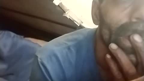 Snapshot of robincom23 chatting on 12, 9, 2025 R online show from 12, 9, 2025