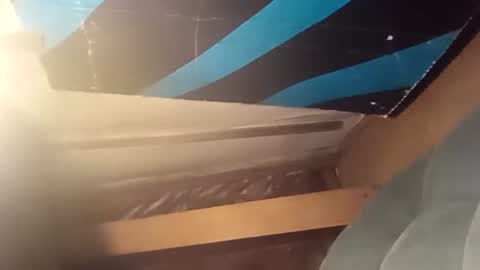 Snapshot of robincom23 chatting on 22, 9, 2025 R online show from 22, 9, 2025