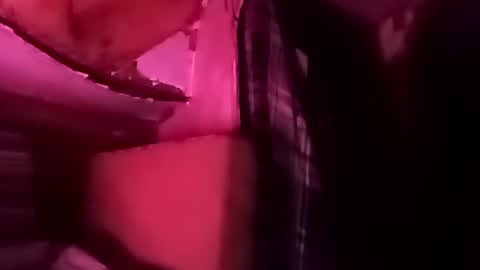 Snapshot of robincom23 chatting on 8, 10, 2025 R online show from 8, 10, 2025