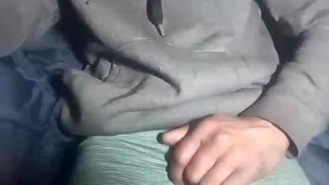 Snapshot of robincom23 chatting on 17, 11, 2025 R online show from 17, 11, 2025