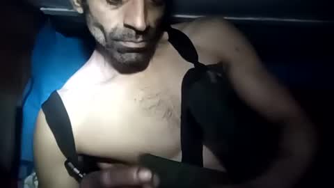 Snapshot of robincom23 chatting on 18, 12, 2025 R online show from 18, 12, 2025