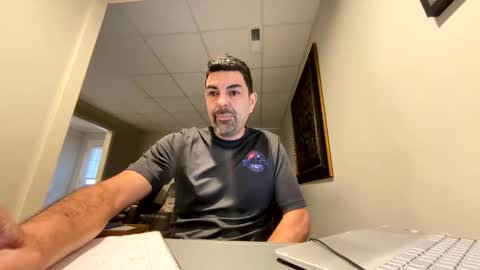 Snapshot of roblatino12 chatting on 5, 2, 2025 roblatino12 online show from 5, 2, 2025