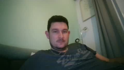 Robin online show from 5, 10, 2025