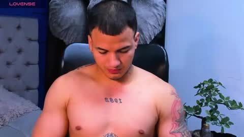 rocco_santos online show from 10, 10, 2025