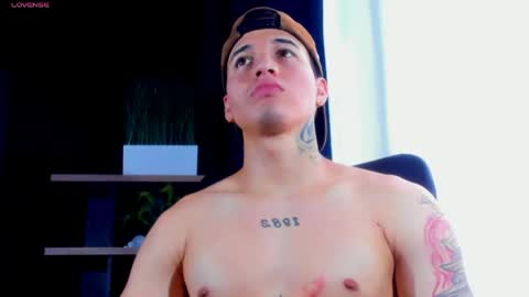 Snapshot of rocco_santos chatting on 24, 4, 2026 rocco_santos online show from 24, 4, 2026