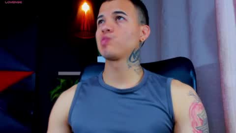 Snapshot of rocco_santos chatting on 4, 5, 2026 rocco_santos online show from 4, 5, 2026