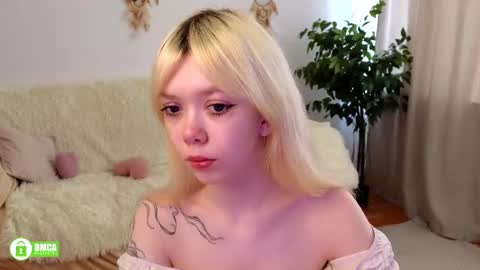 Snapshot of rochelle_dolly chatting on 15, 6, 2026 rochelle_dolly online show from 15, 6, 2026