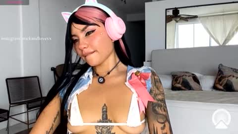 Snapshot of rockandlovexx chatting on 25, 11, 2025 Samantha Estephania online show from 25, 11, 2025