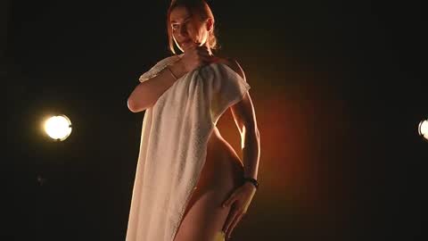 Snapshot of rocknrose chatting on 5, 2, 2025 RocknRose online show from 5, 2, 2025