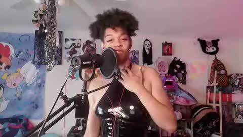 Roellii  Pinky online show from 17, 6, 2026