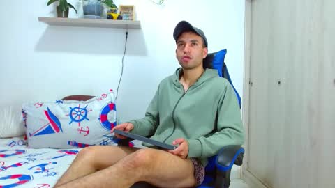 Snapshot of rolos_hot32 chatting on 9, 10, 2025 rolos_hot32 online show from 9, 10, 2025