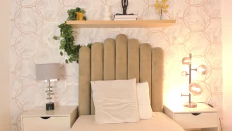   online show from 19, 12, 2024