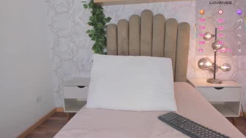   online show from 4, 10, 2025