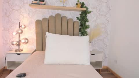   online show from 23, 10, 2025