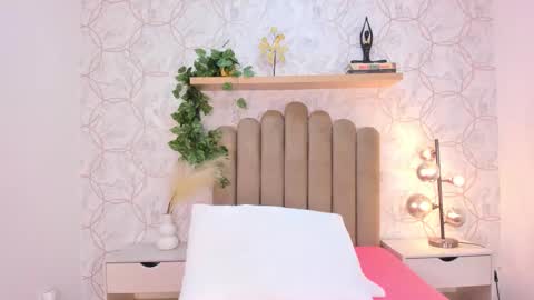   online show from 24, 11, 2025