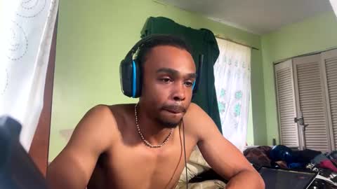 Snapshot of romeotyn chatting on 2, 2, 2025 romeotyn online show from 2, 2, 2025