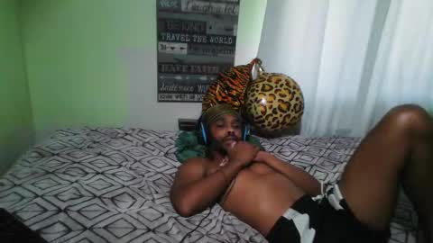 Snapshot of romeotyn chatting on 16, 9, 2025 romeotyn online show from 16, 9, 2025
