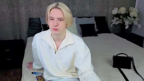 Snapshot of ron_vilsx chatting on 13, 11, 2025 ron vilsx online show from 13, 11, 2025