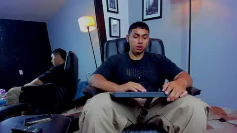 ronnie_crawford online show from 11, 7, 2026