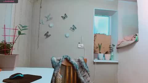 rosa843850 online show from 4, 2, 2025