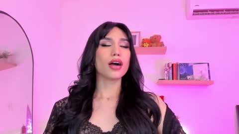 Rose Saenz online show from 15, 12, 2024