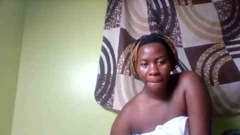 Snapshot of rose_coco chatting on 14, 10, 2025 rose_coco online show from 14, 10, 2025