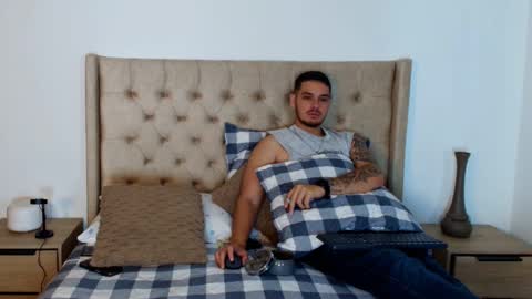 Snapshot of rose_dom chatting on 7, 11, 2025 Rose And Dom online show from 7, 11, 2025