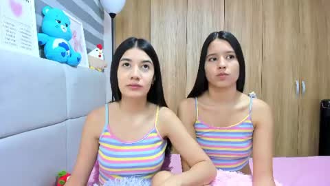 Snapshot of roseandmiah chatting on 13, 7, 2026 Rose y Miah online show from 13, 7, 2026