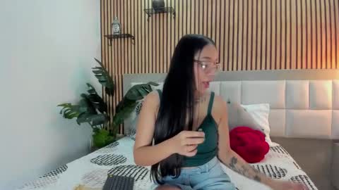 roseaurora online show from 3, 12, 2025