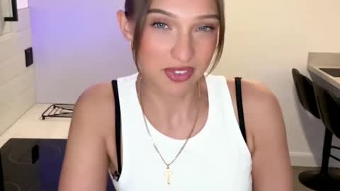 Snapshot of rosebella_ chatting on 26, 9, 2025 Bella online show from 26, 9, 2025