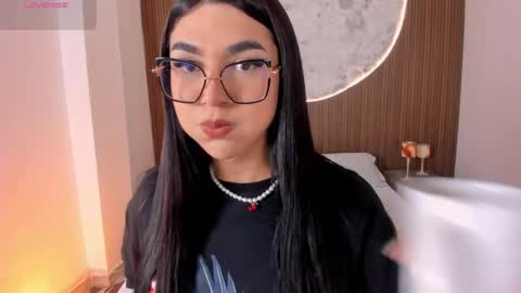 Rose online show from 11, 4, 2026