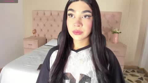 Snapshot of rosecassie chatting on 29, 4, 2026 Rose online show from 29, 4, 2026