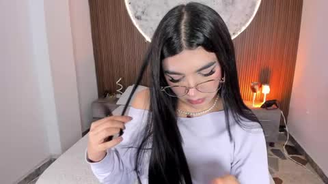 Snapshot of rosecassie chatting on 15, 5, 2026 Rose online show from 15, 5, 2026