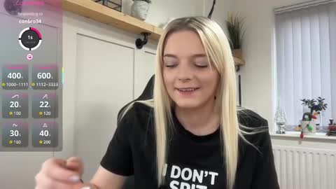 Snapshot of rosekate97 chatting on 4, 12, 2025 rose97 online show from 4, 12, 2025