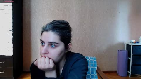 Snapshot of roselina_ chatting on 6, 3, 2026 Rose online show from 6, 3, 2026