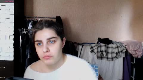 Snapshot of roselina_ chatting on 16, 3, 2026 Rose online show from 16, 3, 2026