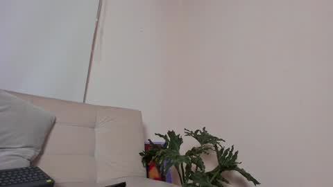 Snapshot of roselinedior chatting on 4, 1, 2025 Lyla OF roselinedior online show from 4, 1, 2025