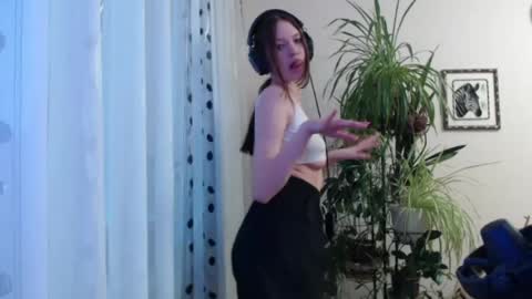 Snapshot of rosendalounsberry chatting on 20, 4, 2026 Lina online show from 20, 4, 2026