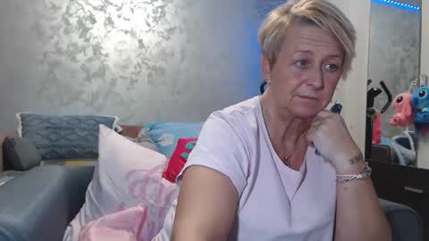 Lovepinklilly online show from 5, 3, 2026