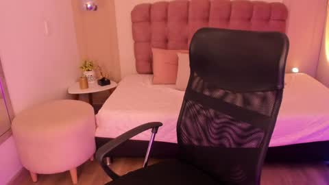 Rose Taylor online show from 28, 5, 2026