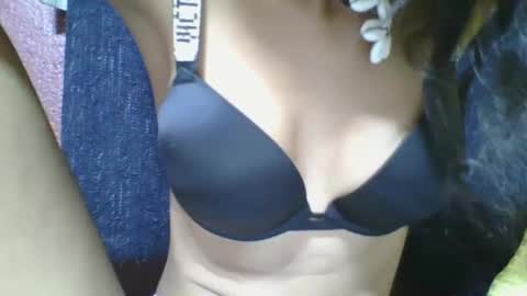 rosia685234 online show from 5, 3, 2025