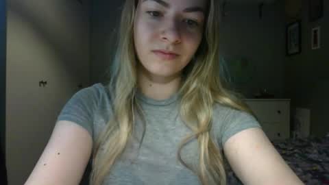 Snapshot of rosie_june chatting on 12, 5, 2026 Rosie online show from 12, 5, 2026