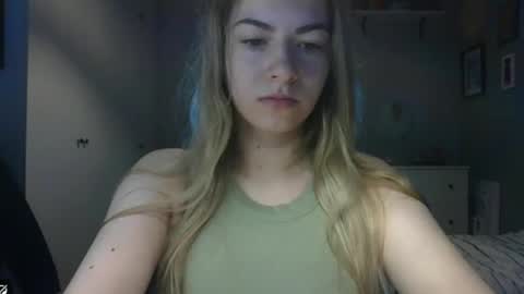 Snapshot of rosie_june chatting on 26, 5, 2026 Rosie online show from 26, 5, 2026